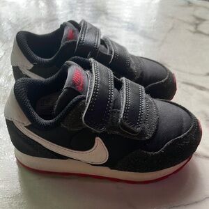 Nike MD Valiant (TD) Toddler's Shoes Black-Dark Smoke Grey-Red Toddler Size 6C